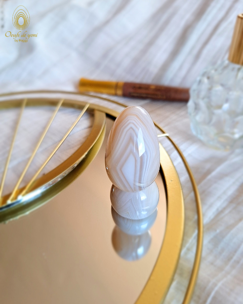 Coffret Prestige - L'oeuf de yoni et le socle amplificateur de l'énergie - Agate rubanée moyen non troué