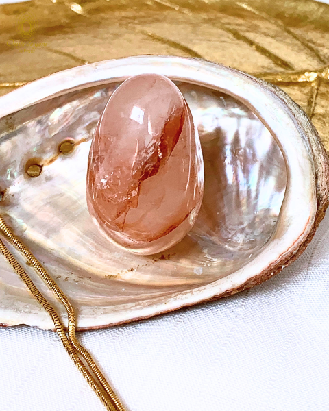 Œuf de yoni Prestige - L'œuf de l'énergie vitale - quartz hématoïde rouge moyen non troué