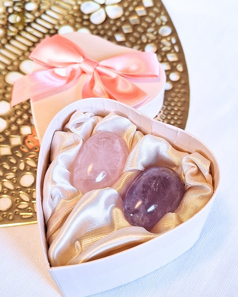 *Coffret Duo- Les œufs de yoni de la Douceur - Améthyste et Quartz rose moyen non troués dans la boite Coeur