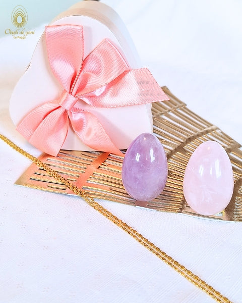 *Coffret Duo- Les œufs de yoni de la Douceur - Améthyste et Quartz rose moyen non troués dans la boite Coeur