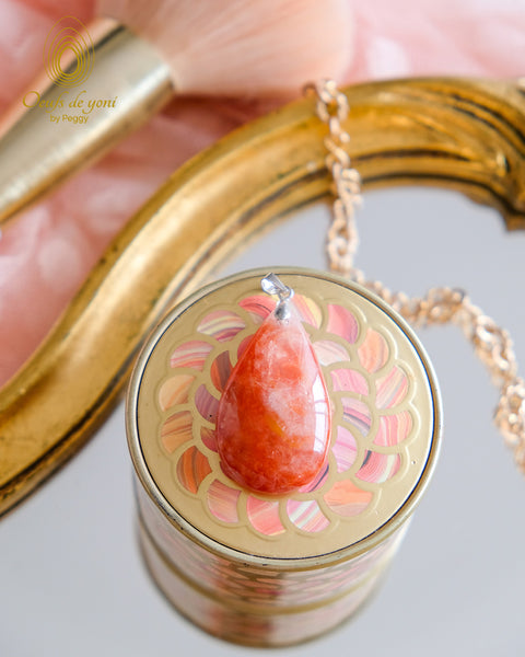 *Pendentif "fait en France" - Les pendentifs de l'énergie vitale - Quartz hématoïde rouge