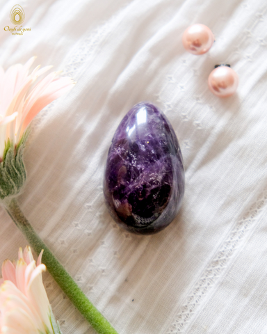 oeuf-revelateur-verite-interieure-oeuf-de-yoni-amethyste-foncee-moyen-non-troue