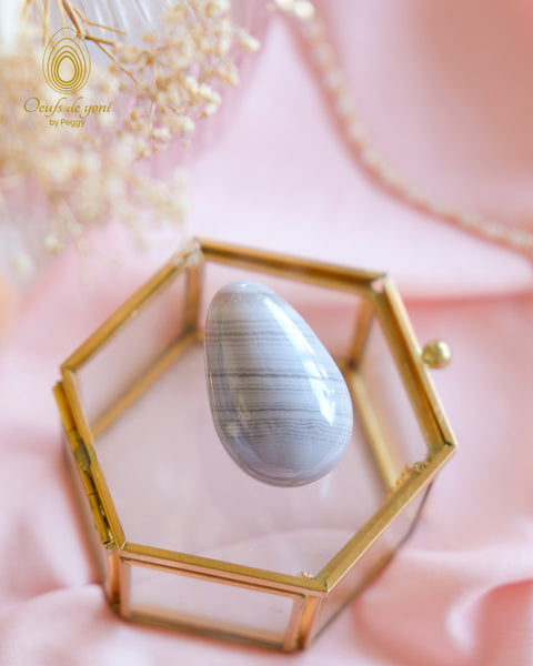 oeuf-yoni-agate-rubanee-Madagascar-moyen-non-troue-1