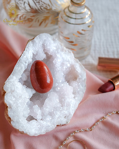 Coffret Spécial  : L'oeuf de la vitalité et de la joie + Demi-Géode - œuf Quartz Jaspe rouge moyen non troué + Demi-Géode creuse en Quartz Cristal