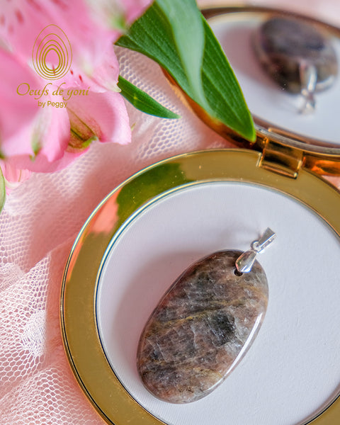 Pendentif-fait-en-France-pendentif-energie-terre-mere-Pierre-lune-noire-2