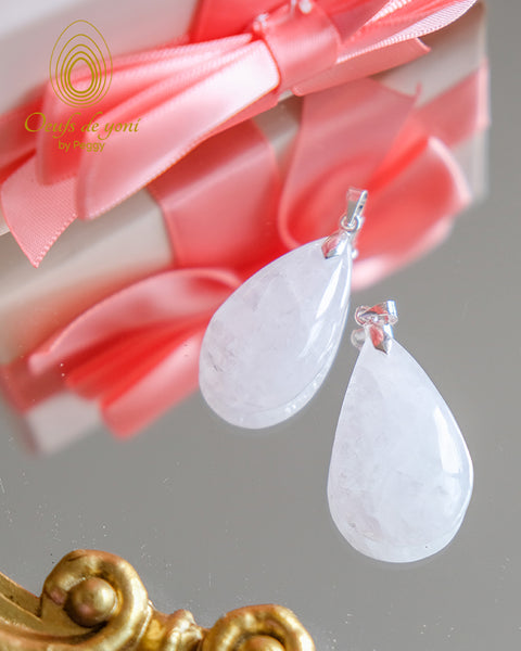 Pendentif-fait-en-France-pendentif-purete-Quartz-neige-Madagascar