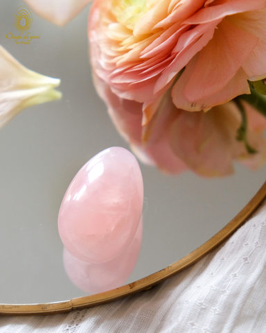 Oeuf de décoration - L'oeuf de la guérison de vos blessures d'amour - Quartz rose moyen non troué - A ne pas utiliser en interne